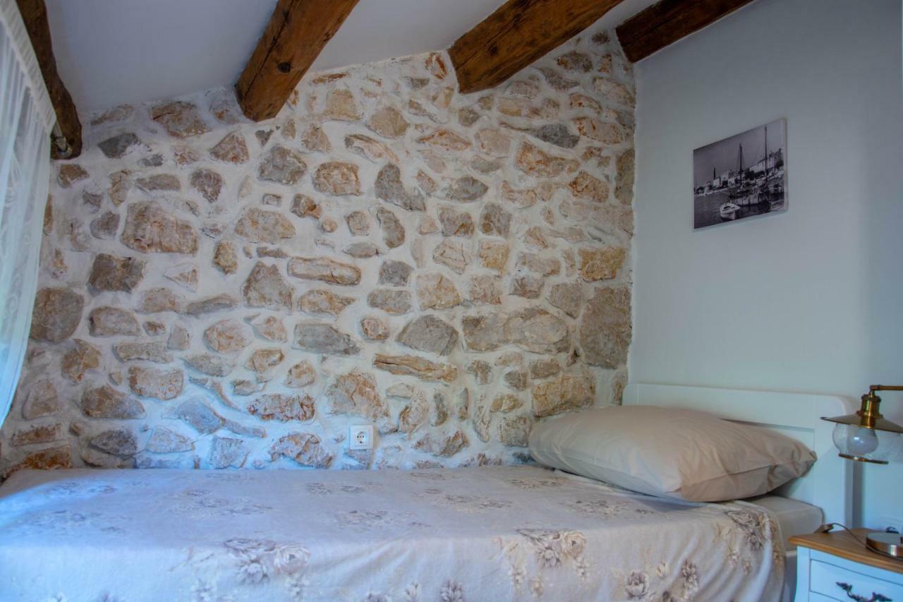 Traditional Stone House St.Anton Malinska Dış mekan fotoğraf